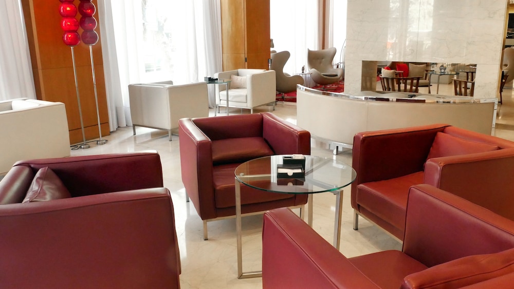 725 Continental Hotel 40/55