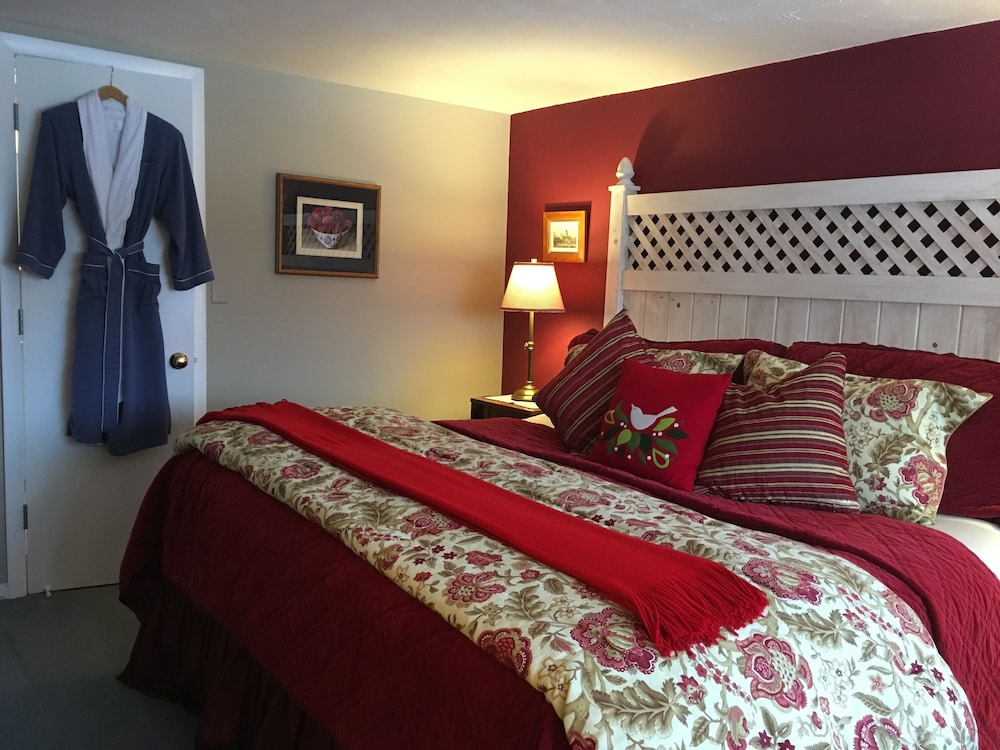Deerhill Inn 25/77