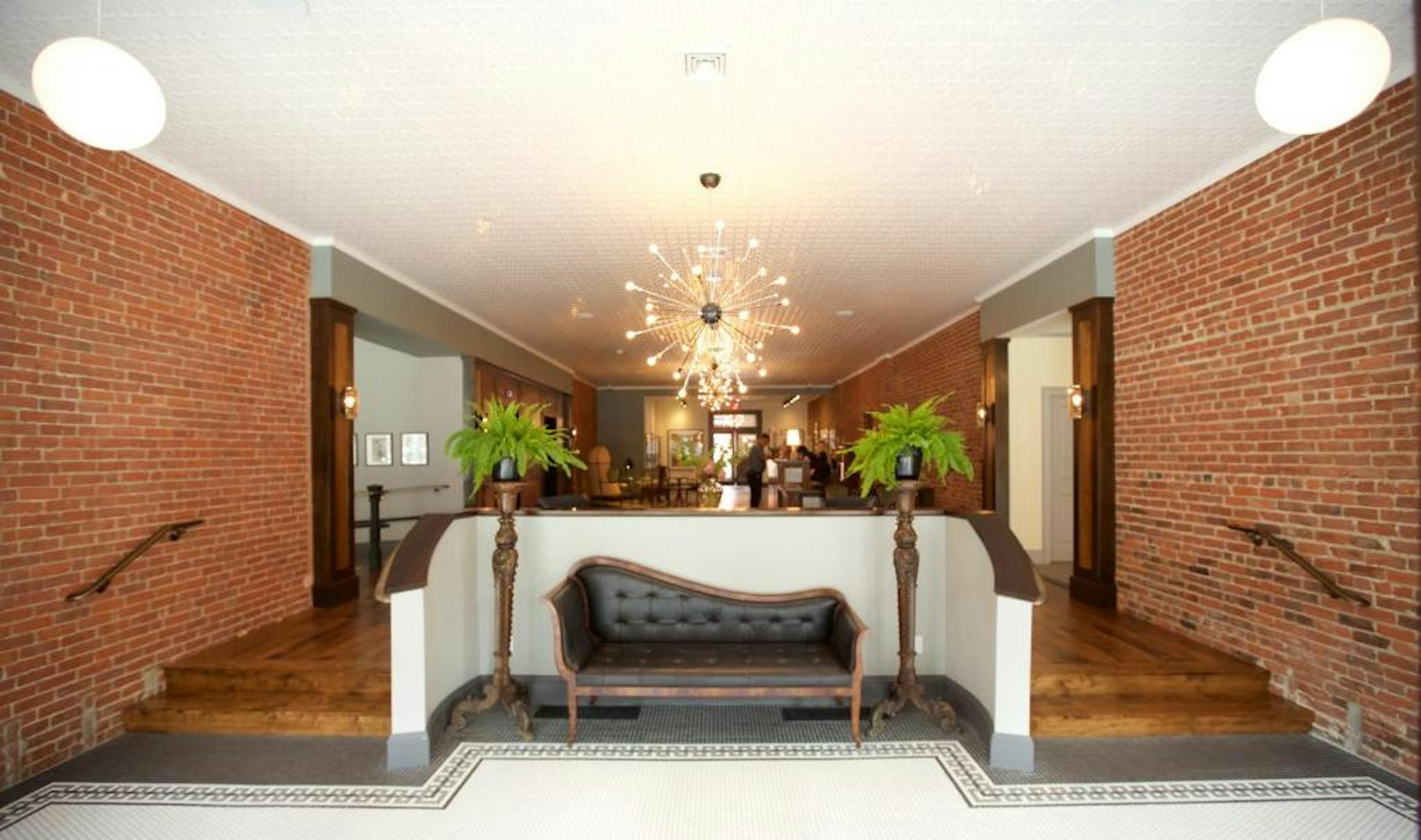 Hotel on North 8/62