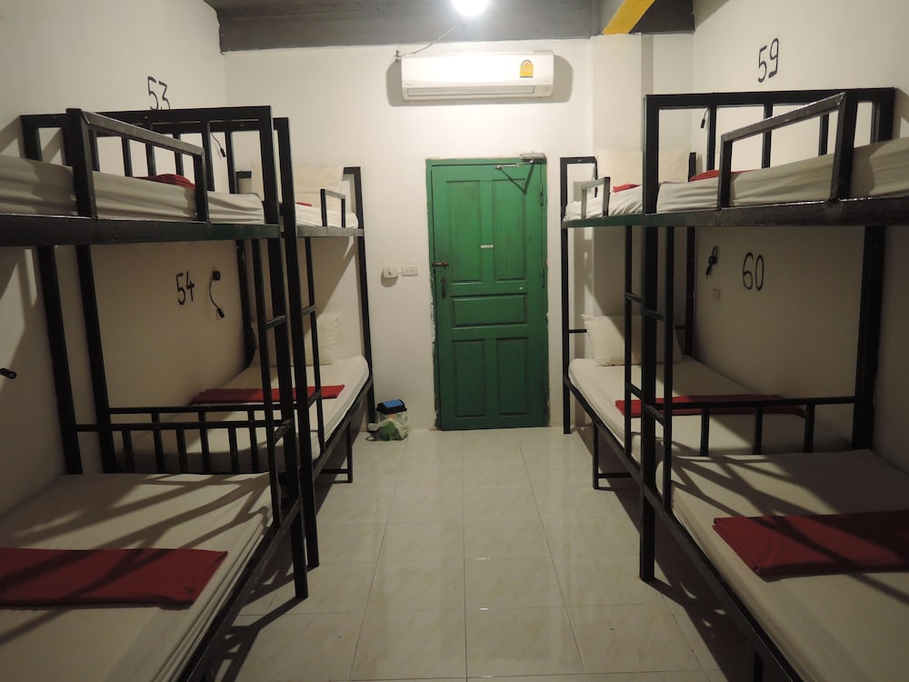 Vang Vieng Rock Backpacker Hostel 24/48