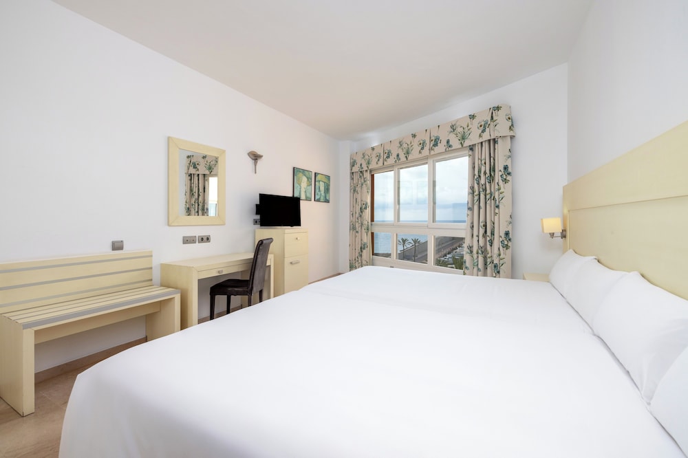 Senator Aguilas Hotel 12/49