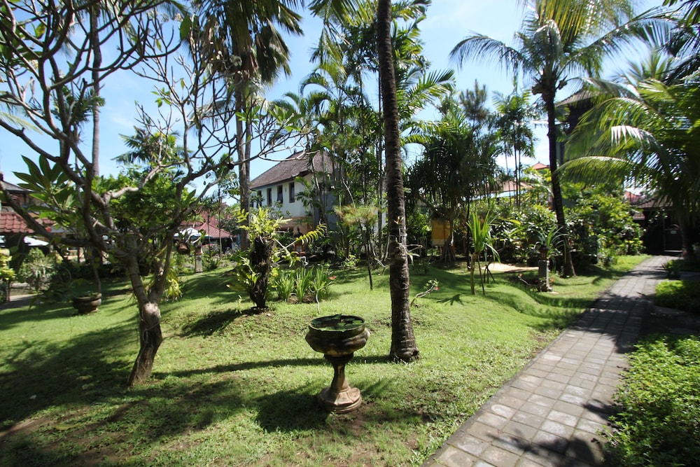 Bakungs Beach Hotel 29/38
