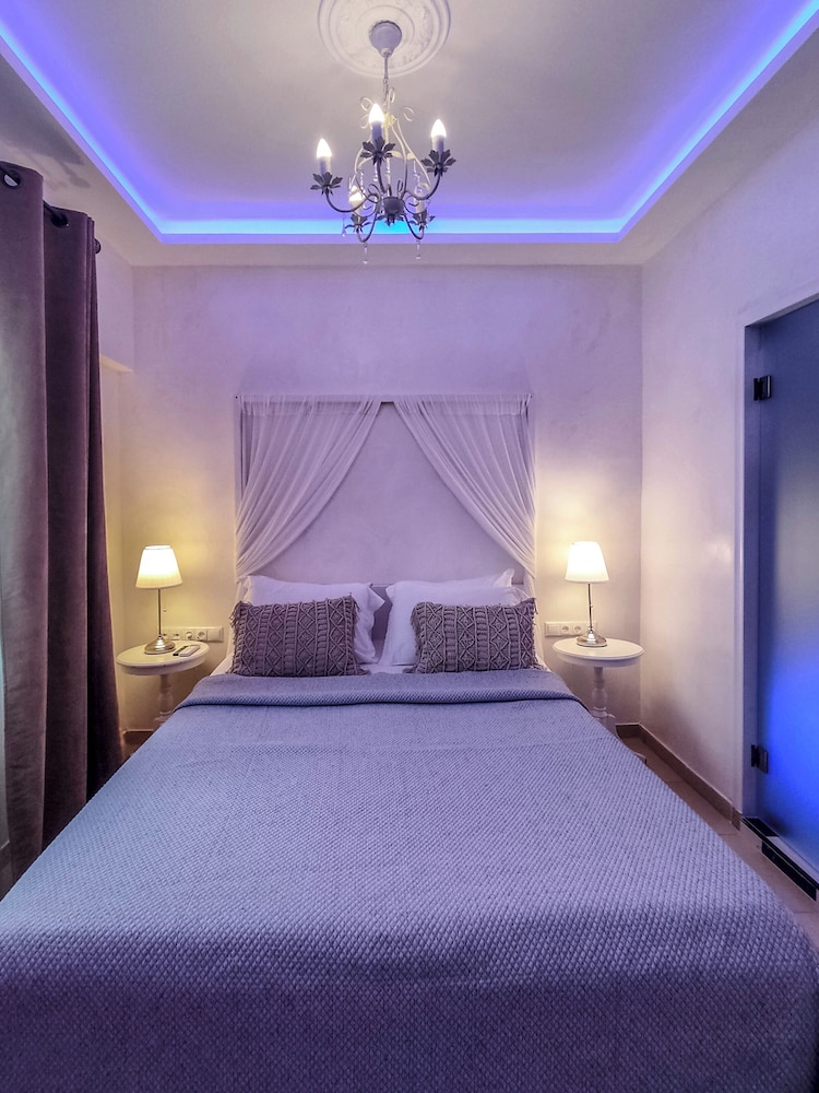 Panorama Suites And Spa 23/85