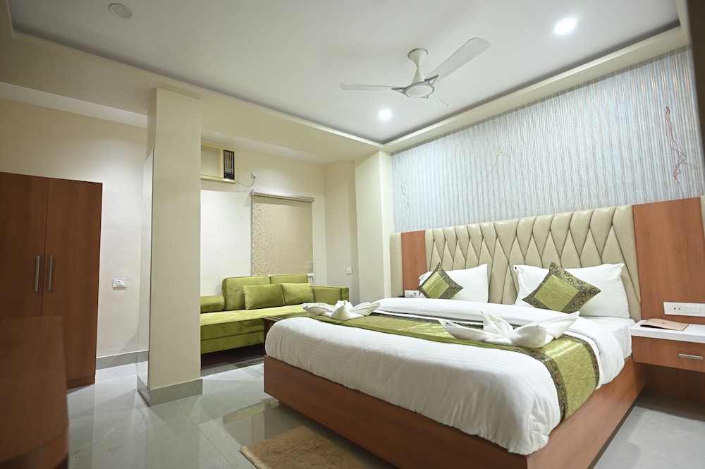 جناح ملكي بسرير كينج، Hotel Saffron 2/9