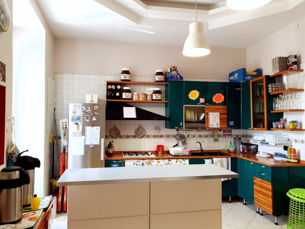 Mancini Hostel Naples 6/70