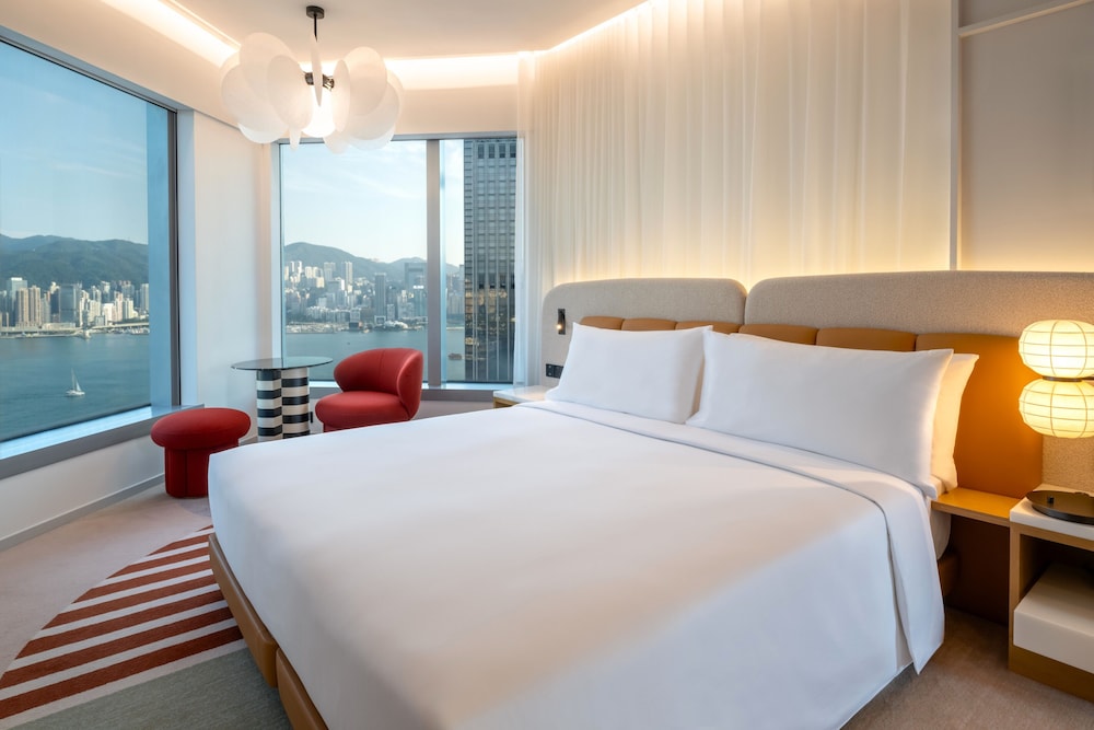 Mondrian Hong Kong 18/48