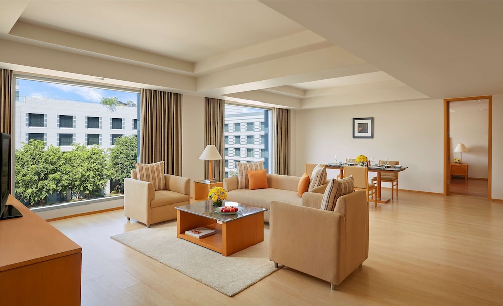 Grand Hyatt Mumbai Hotel and Residences 47/75
