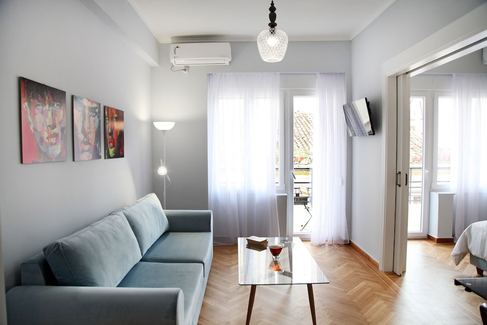 Hellenic Hospitality House 29/50