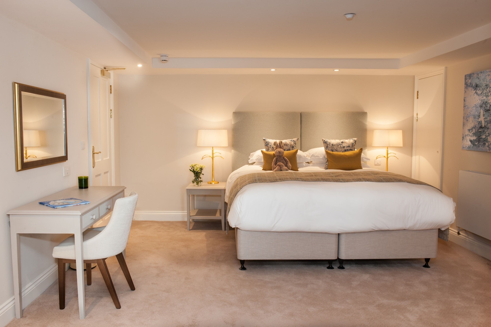 Family Suite, Basement, King Bed, Sofa