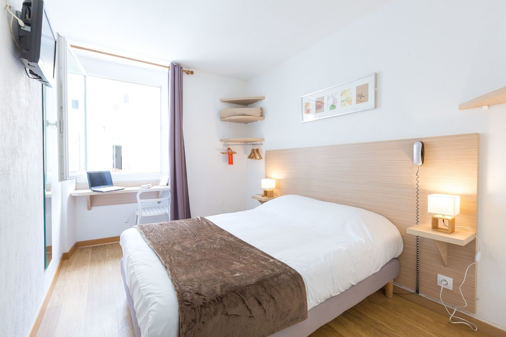 ROOM, SINGLE