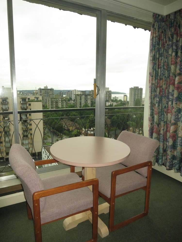 Tropicana Suite Hotel 17/29