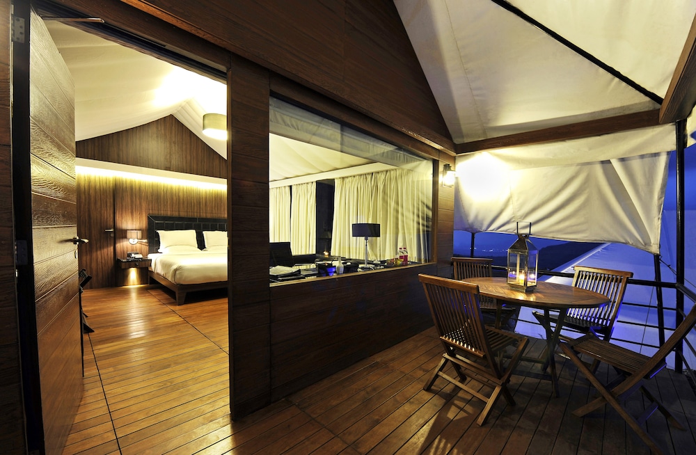 Della Resorts 21/50