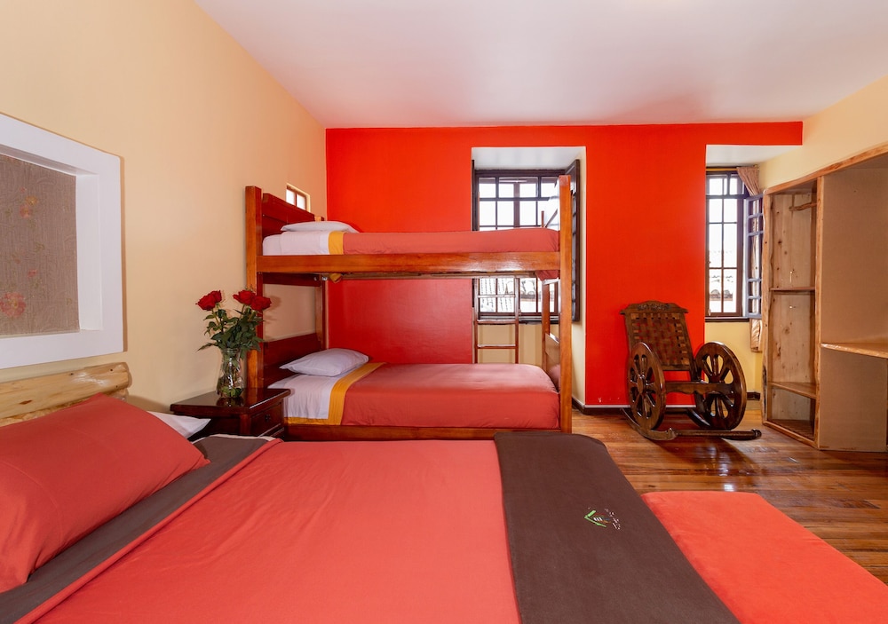 FRIENDS HOSTEL 34/78