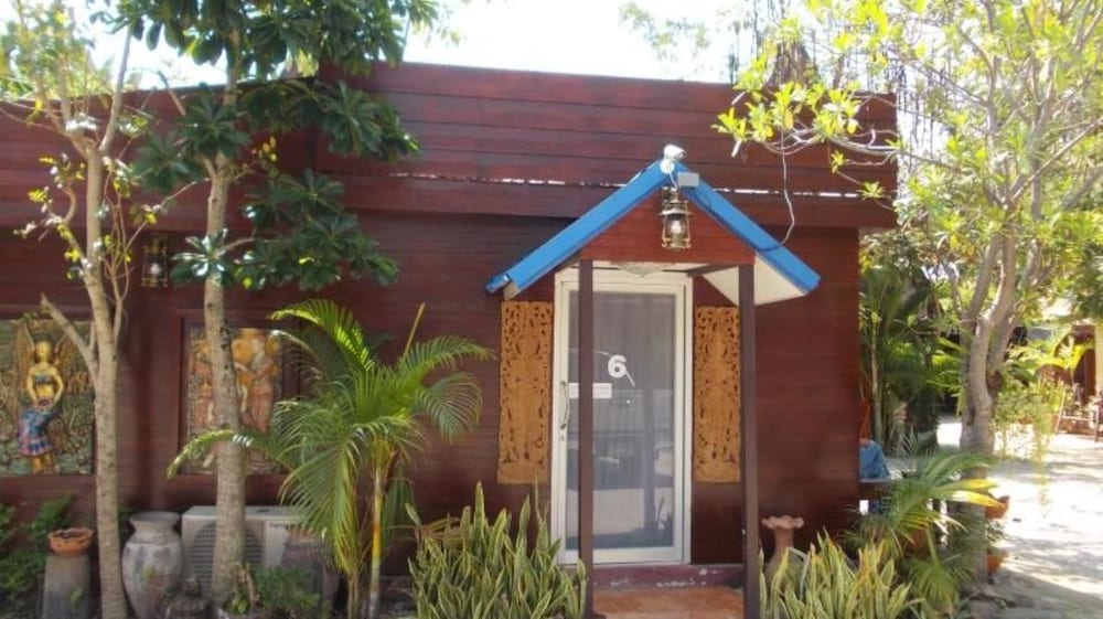Country View Resort 3/50
