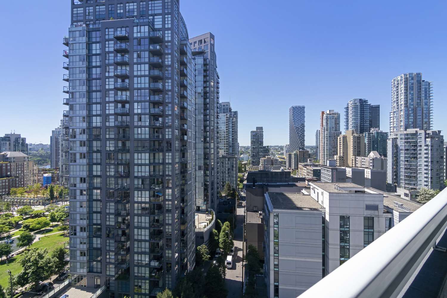 Best Western Premier Chateau Granville Hotel and Suites and Conf. Centre 3/61