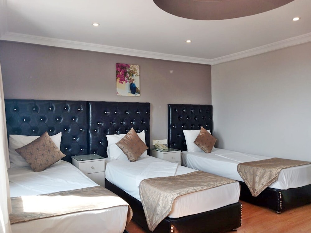 Sureyya Hotel 9/50