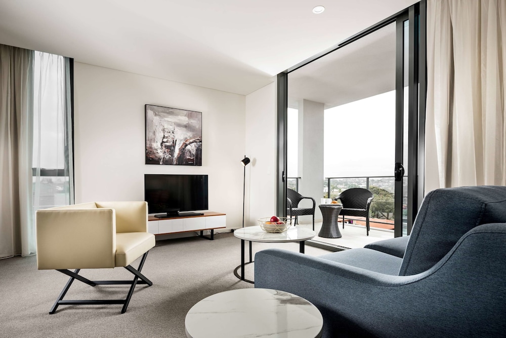 Ramada by Wyndham VetroBlu Scarborough Beach 23/55