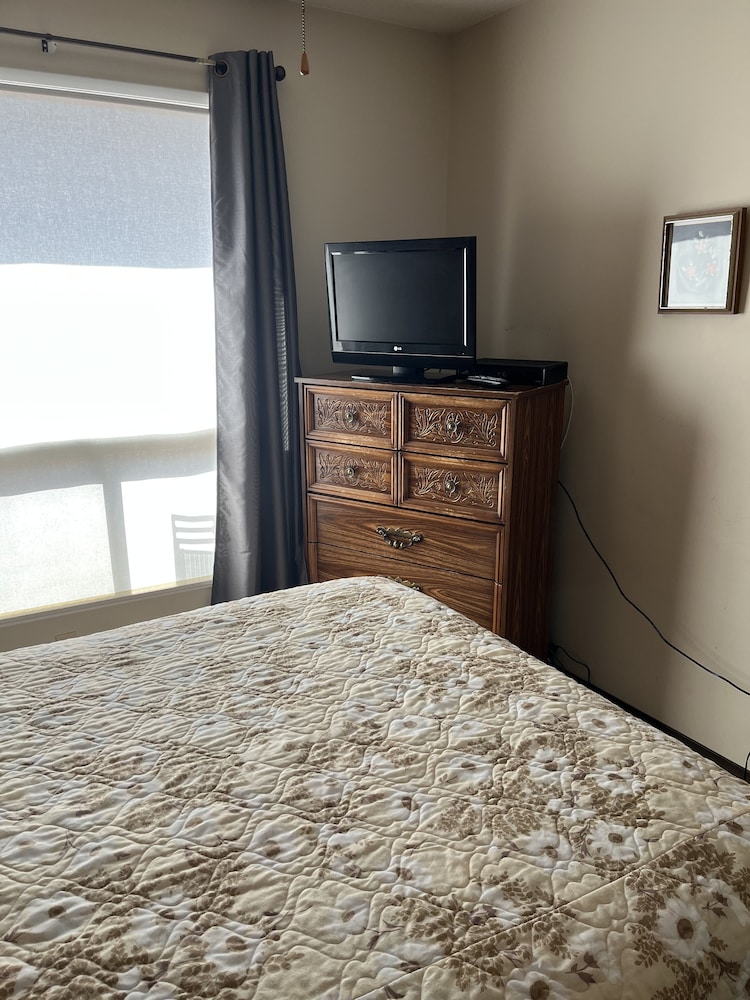 Cozy Nest B&B 8/25