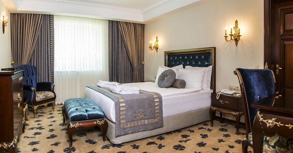 Cassiel Hotel 13/45