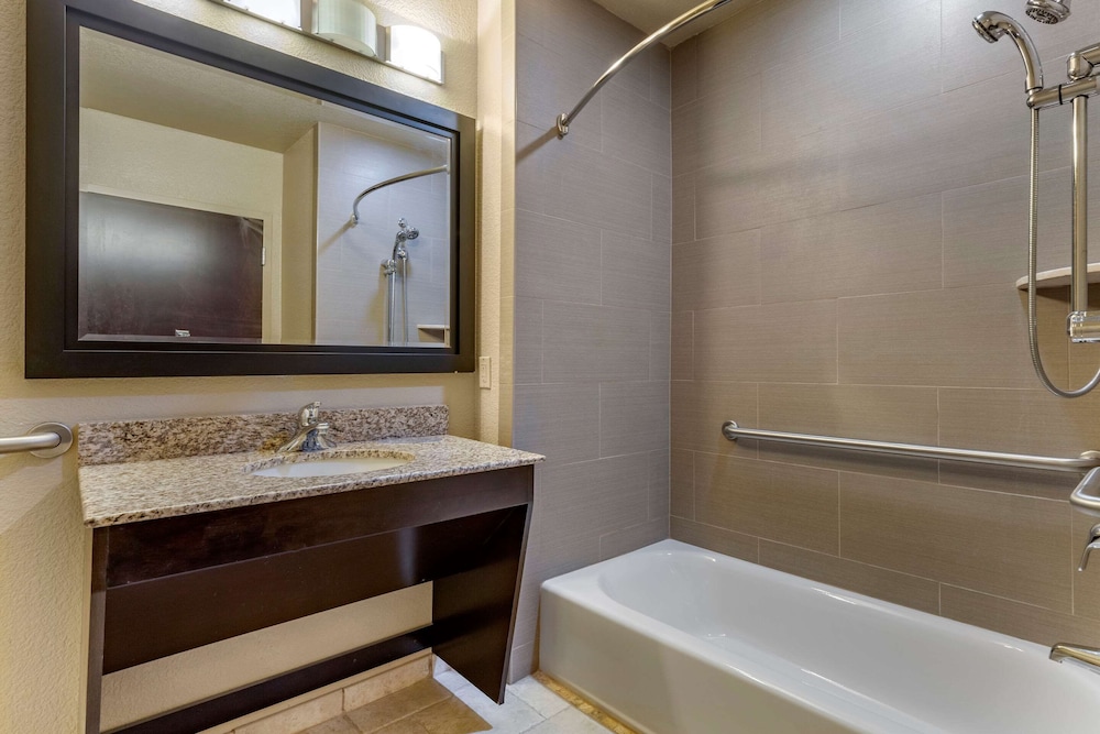 Comfort Inn Bentonville - Crystal Bridges 14/47