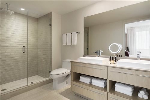 2 Bedrooms, Suite, Pool or Ocean View