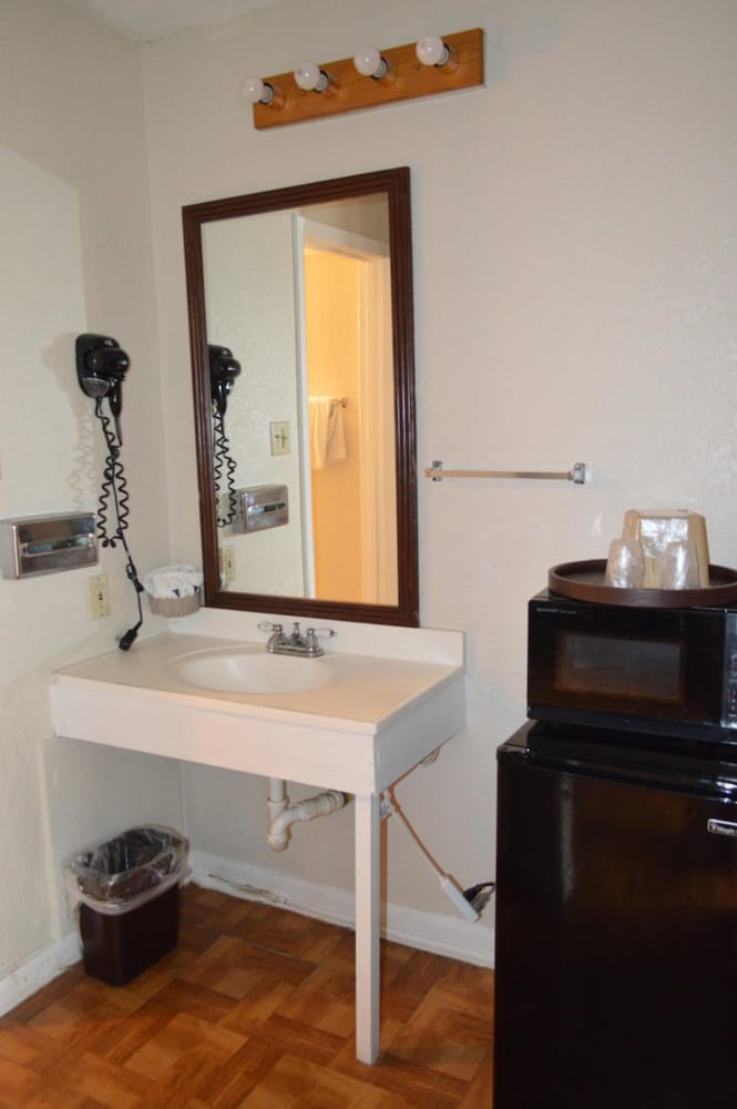 OYO Hotel Houston, TX near Medical Center/NRG Stadium — 9