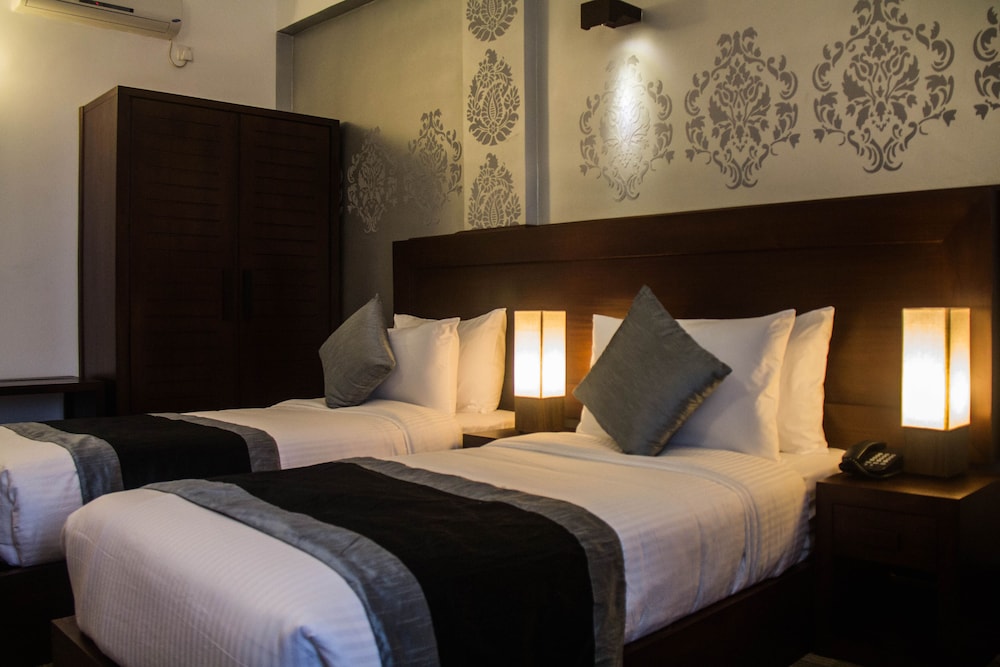 Ceylon City Hotel Colombo 19/39