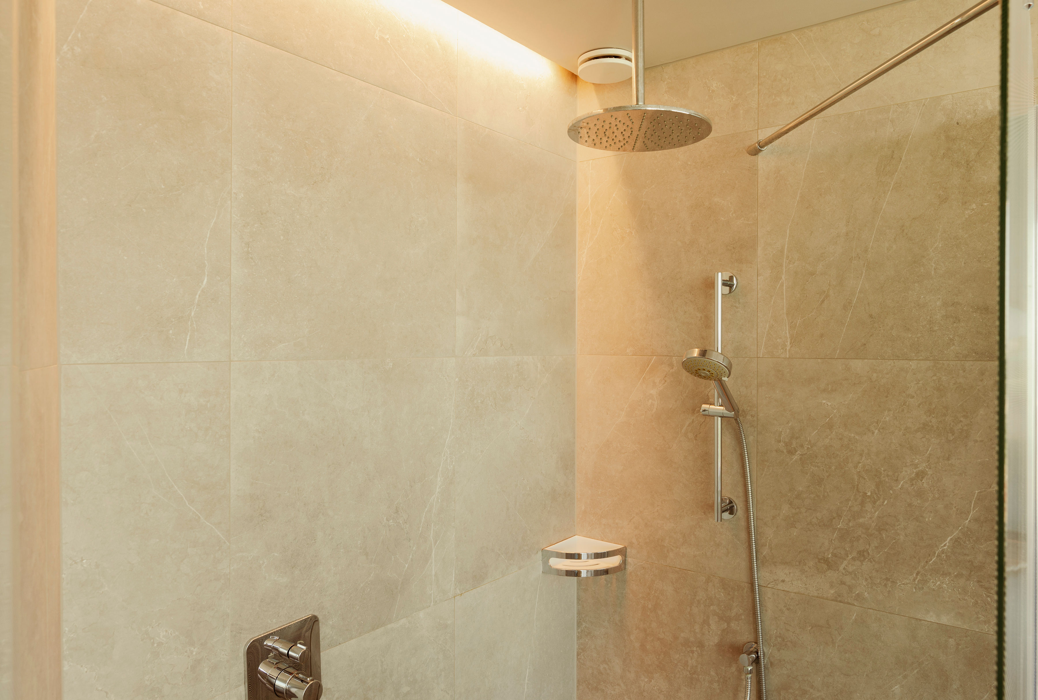 City, Superior, King Bed, Bathtub، Van der Valk Hotel Amsterdam Zuidas 2/3