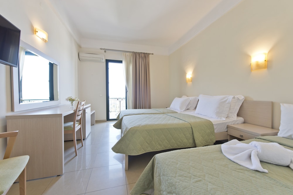 Tosca Beach Hotel 8/50