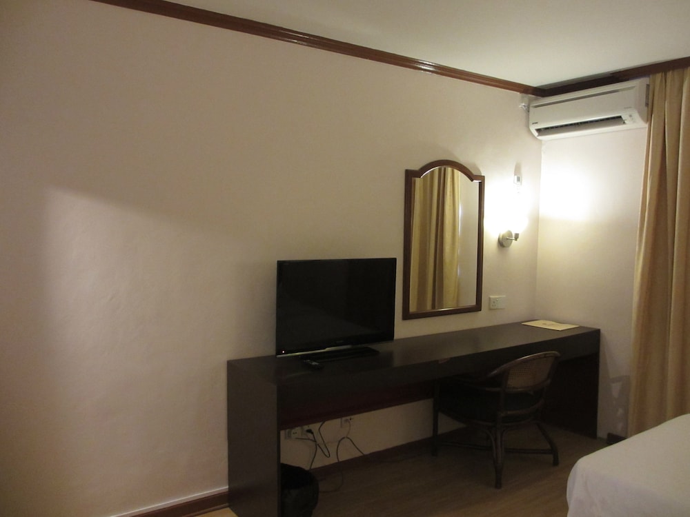 Sanbay Hotel 35/46