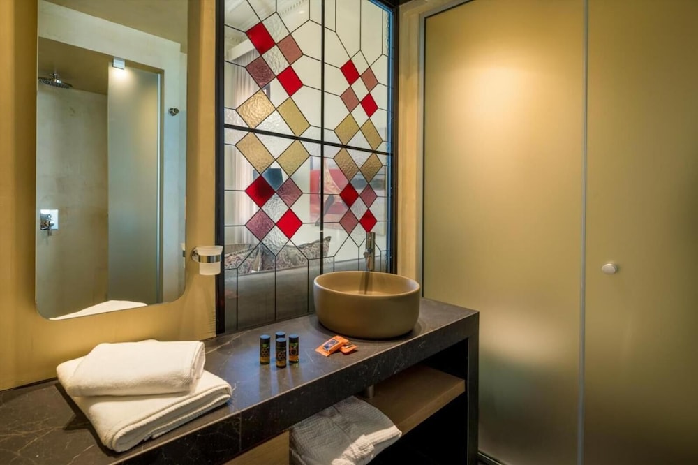 Contessa Boutique Hotel 65/65