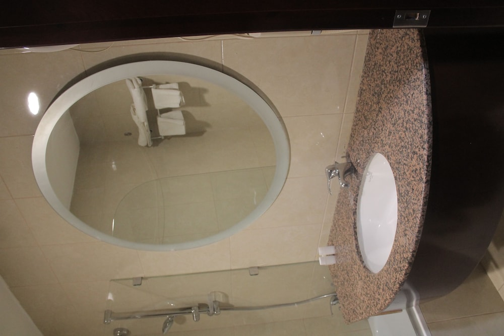 LE VENDOME HOTEL 43/47