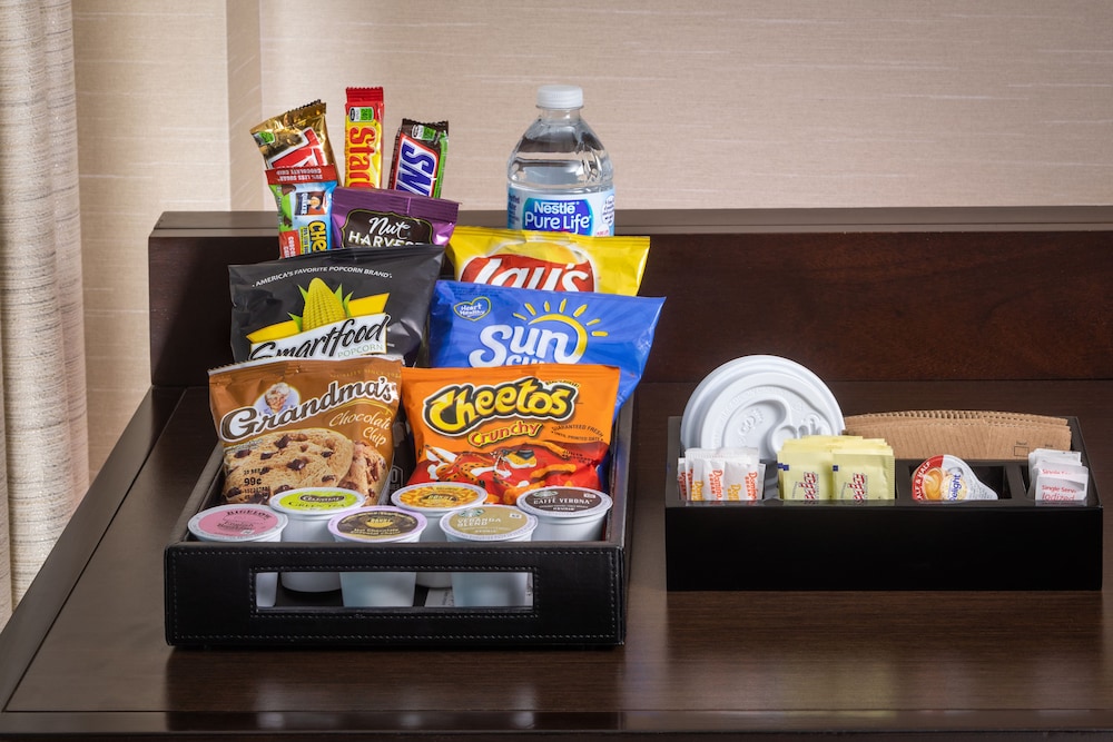 Hampton Inn & Suites Huntersville 32/37