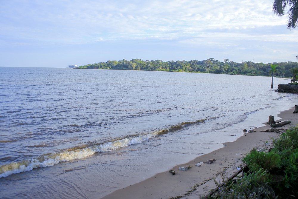 Saffron Beach Bistro & Cottages 38/50