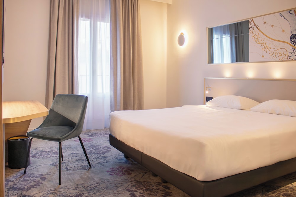 Brit Hotel Cahors Le Valentre 28/70