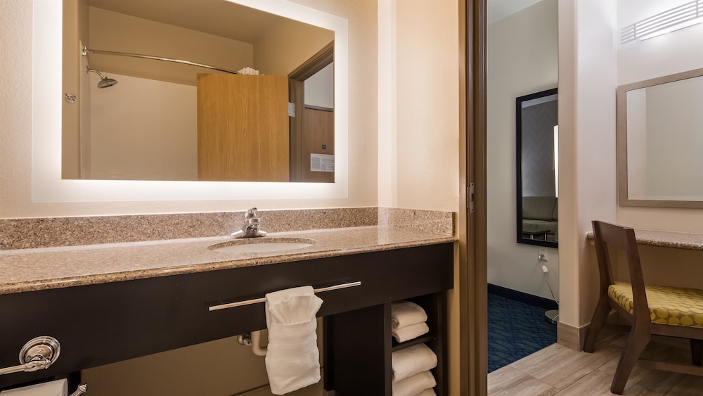 Best Western Plus Tulsa Inn Suites 11/24