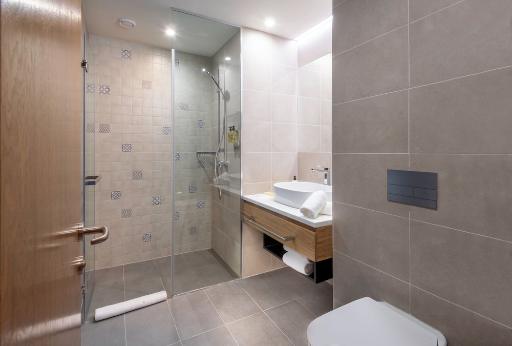 Holiday Inn Yerevan Republic Square 50/50