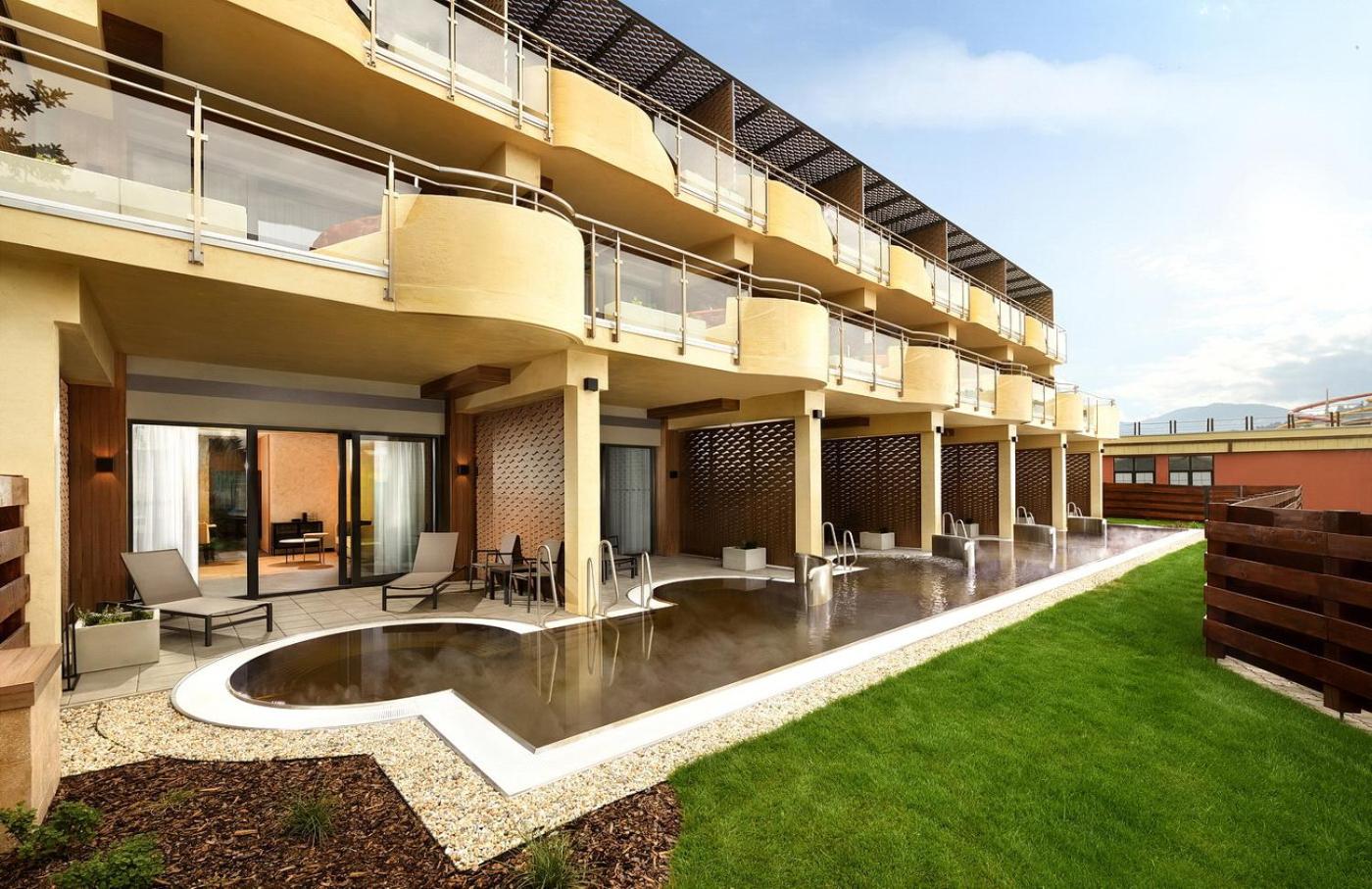 Galeria Hotel Thermal Besenova 48/51
