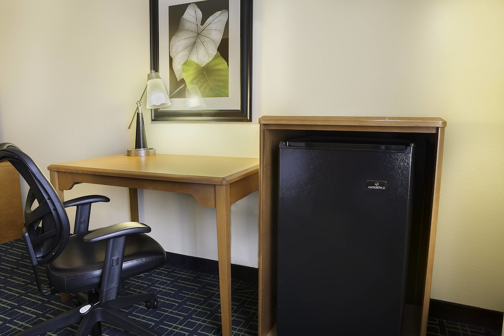 Fairfield Inn Suites Fargo 31/34