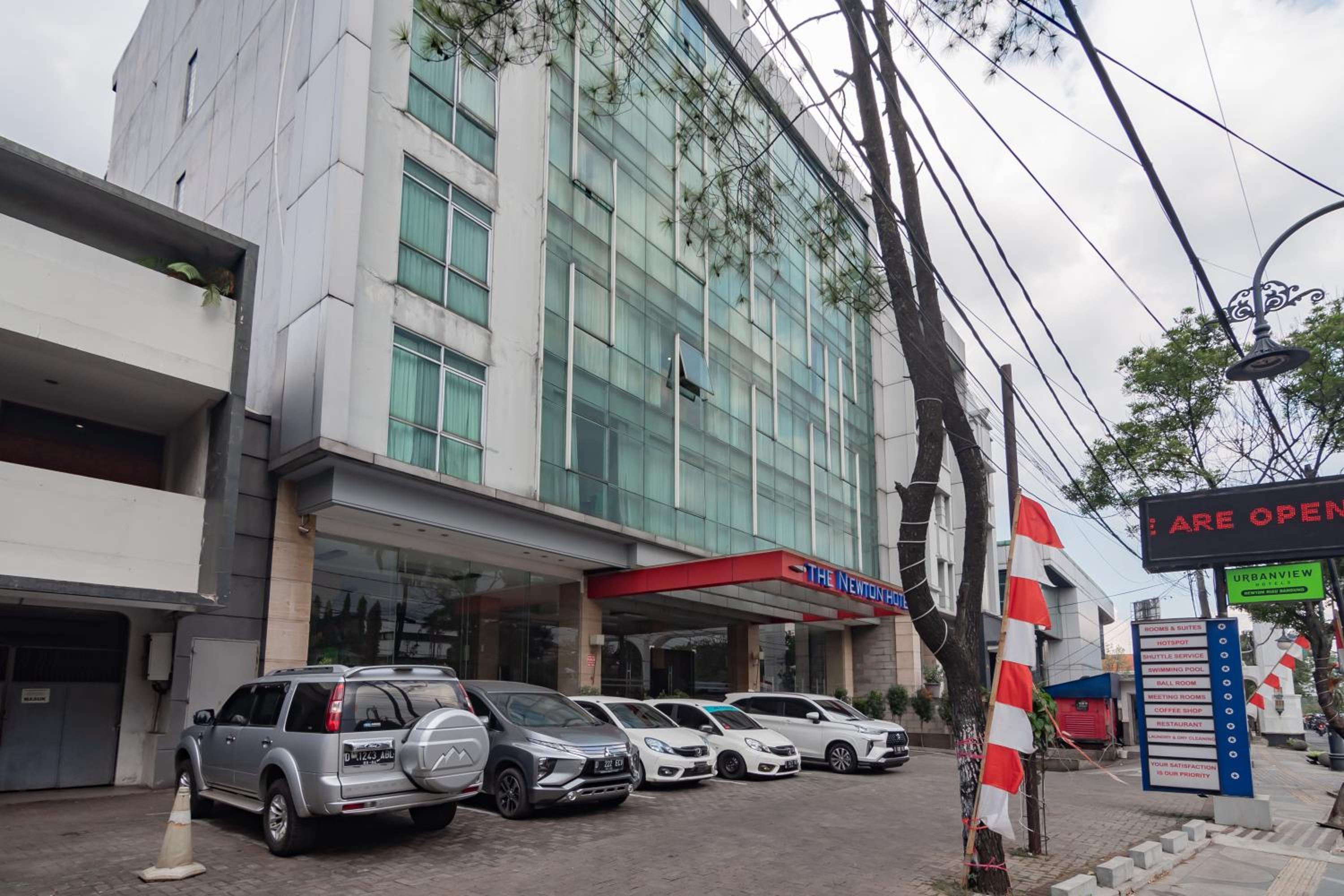 Urbanview Hotel Newton Riau Bandung 47/55