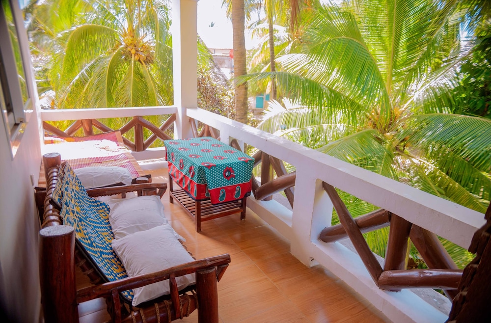 Baraka Beach Bungalows 11/34