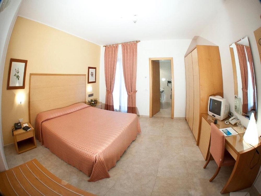 Degli Aranci 22/60