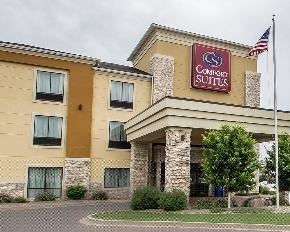 Comfort Suites Hudson I-94 Hudson WI 1/40