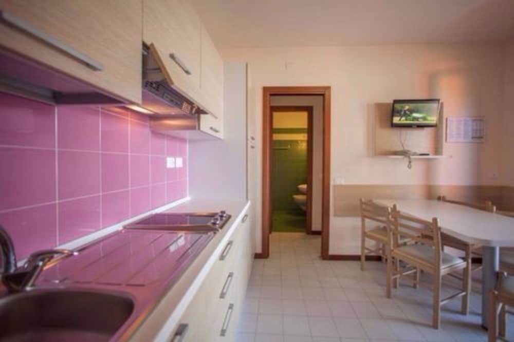 The Garda Village 31/55