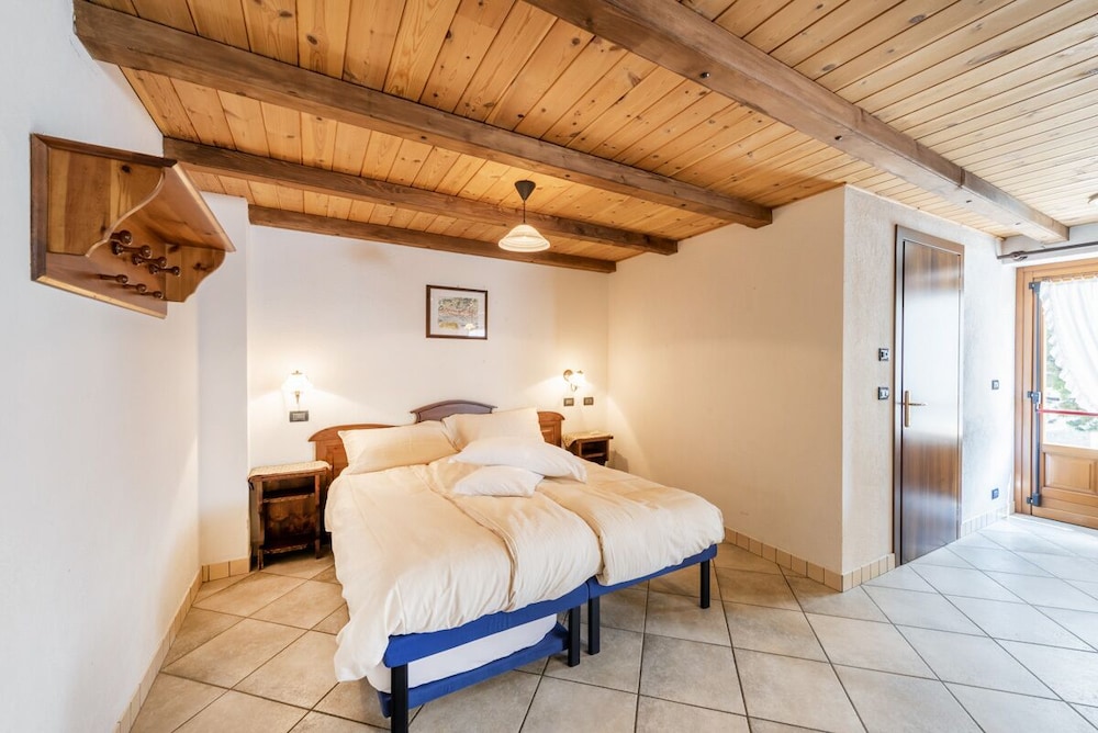 Hotel Santa San 25/69