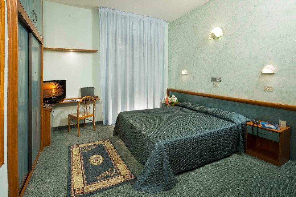 Hotel Due Mari 10/19