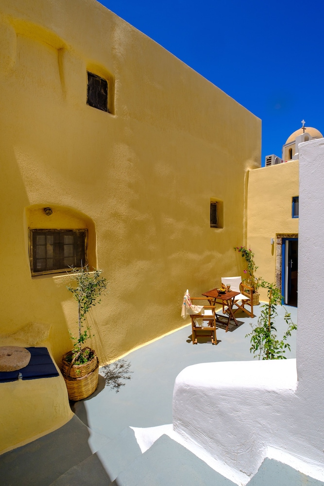 Pasithea Suites Santorini 5/60