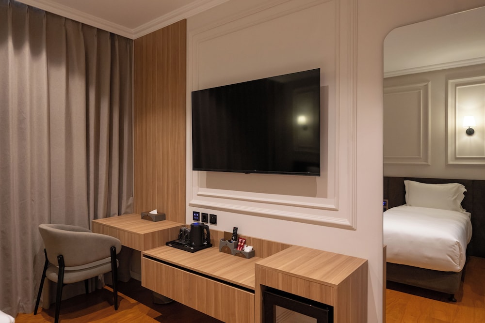 Airport Holiday Hotel 38/50