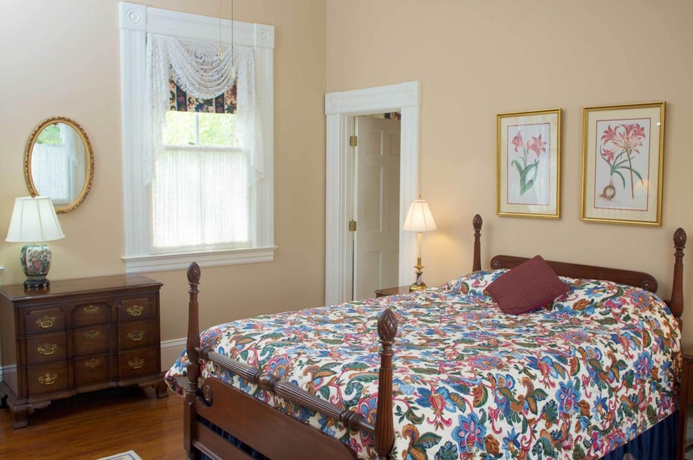 Lookaway Inn 23/64