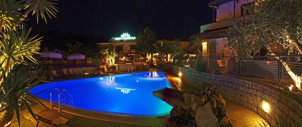 Hotel Montemerlo 45/50